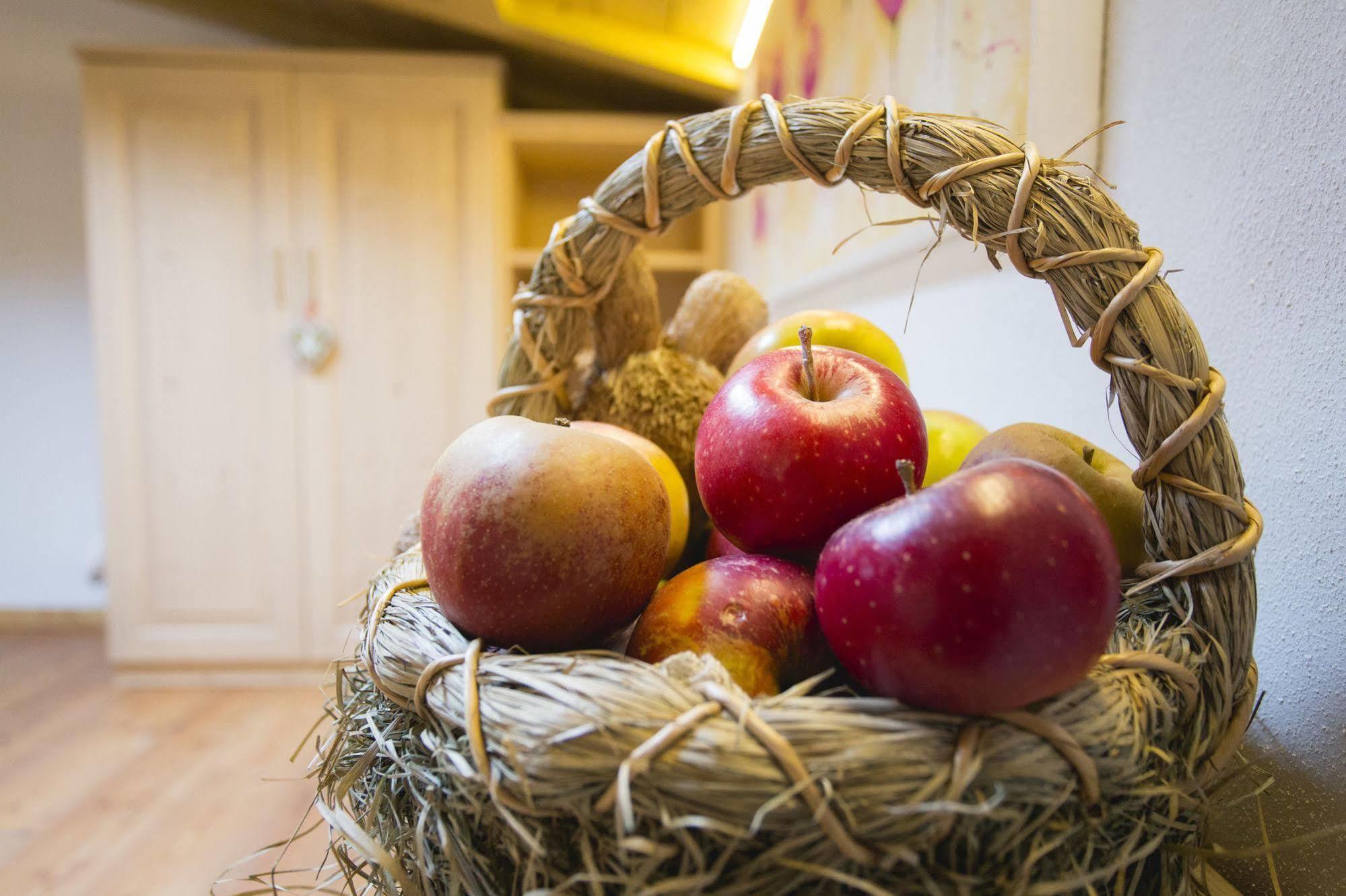 הוילה ספורמאג'יורה Bio Agritur Le Millemele מראה חיצוני תמונה